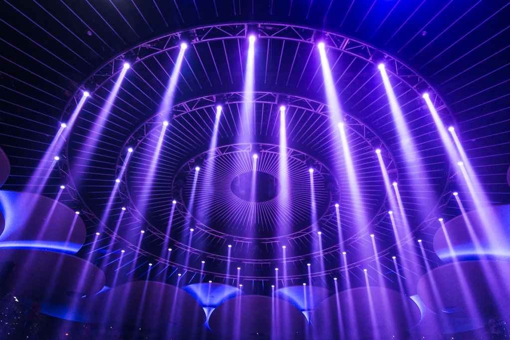 round metal frame with disco light