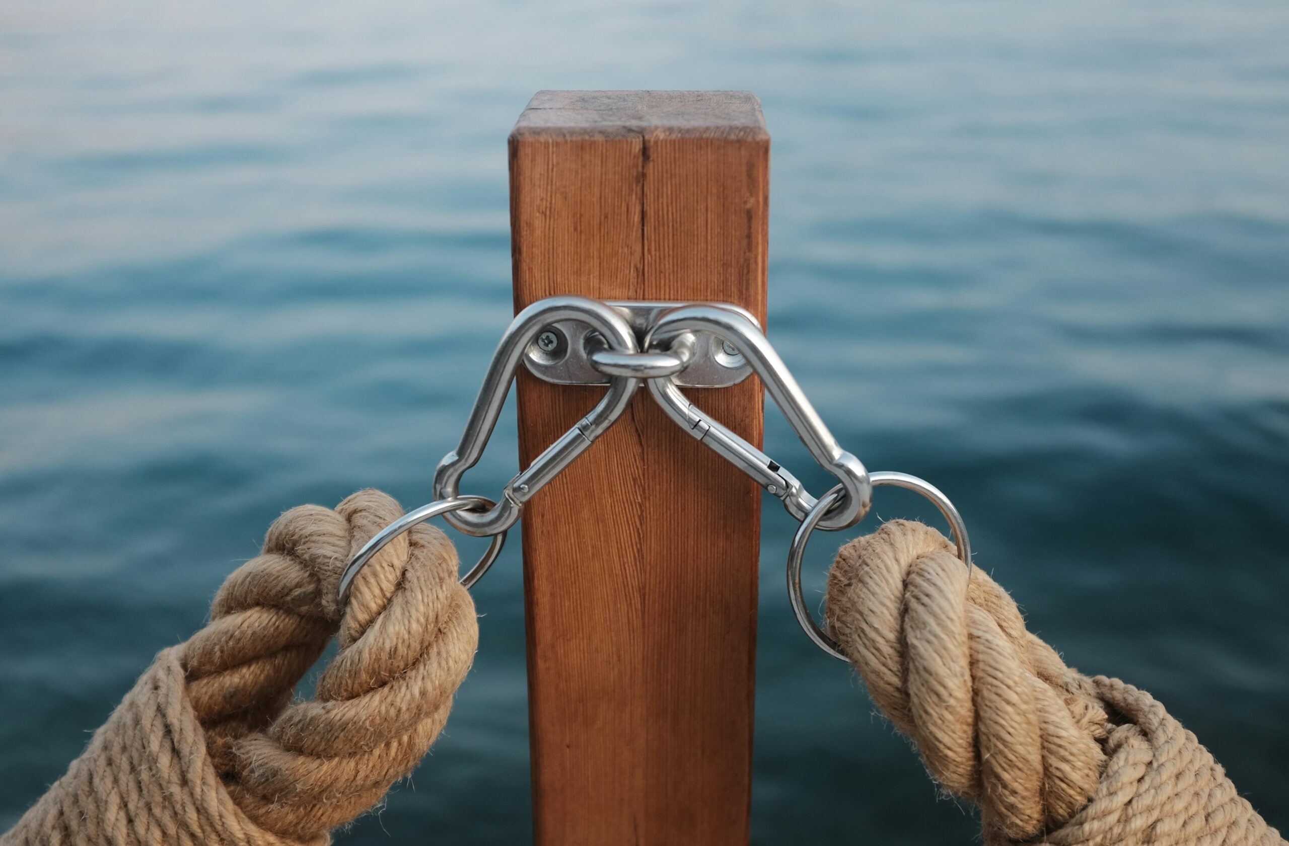 The hooks of the pillar